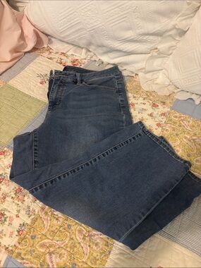 Talbots Classic Straight-Leg Cropped Jeans in Medium Blue Wash
